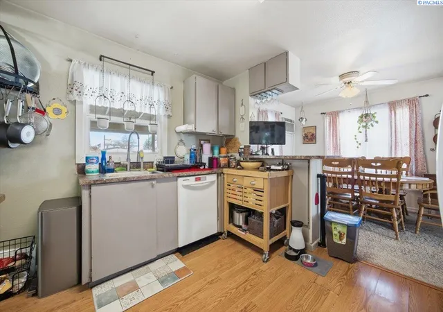3rd image of 1219 Mcpherson Ave, Richland, WA 99354 | MLS# 291896