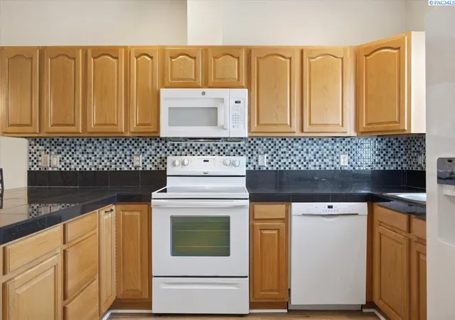 Homes for sale in Kennewick, WA | 579 Grant Street, Kennewick, WA 99336 | MLS# 292991