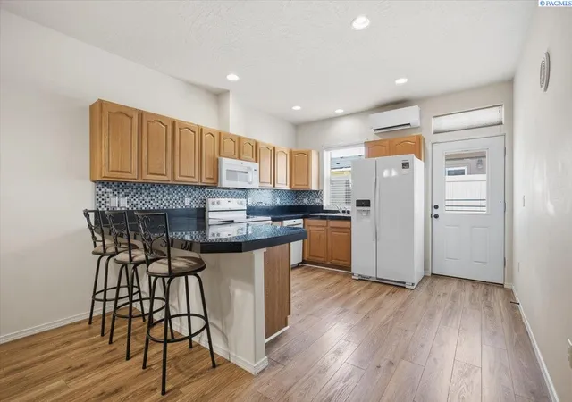 Homes for sale in Kennewick, WA | 579 Grant Street, Kennewick, WA 99336 | MLS# 292991