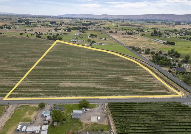 4th image of Tbd Apricot Rd, Grandview, WA 98930 | MLS# 276270
