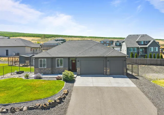 Homes for sale in Benton City, WA | 22011 E Berry Street, Benton City, WA 99320 | MLS# 294010