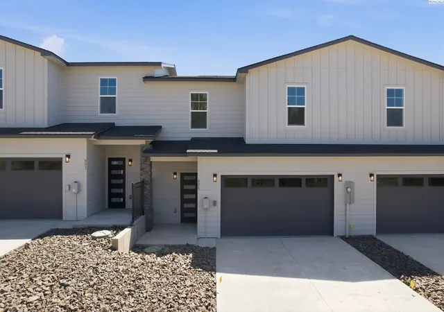 Homes for sale in Zillah, WA | 805 Fountain Blvd, Zillah, WA 98953 | MLS# 292715