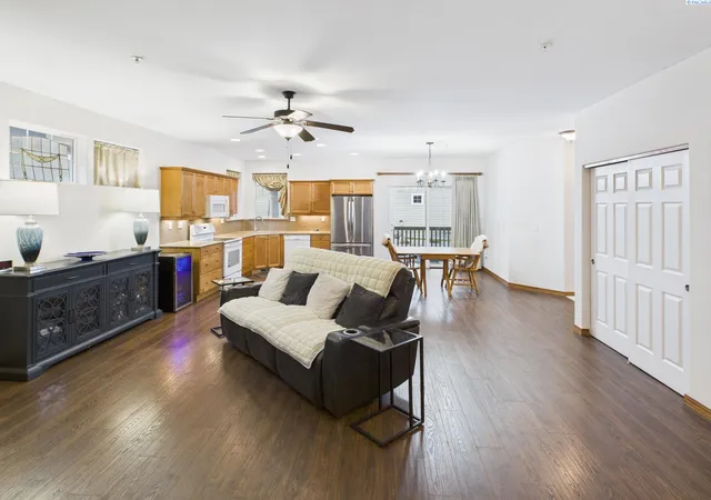 Photo 3 of Condo for sale at 7810 W 21st Avenue, Kennewick, WA 99338 | MLS# 294905 | Listing updated on 2026-09-17