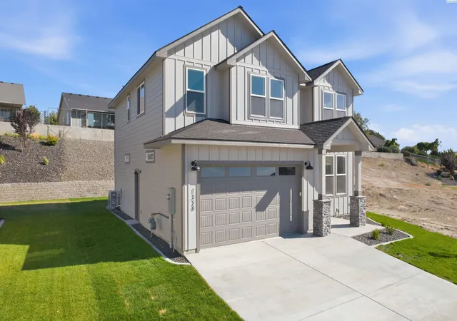 Homes for sale in Sunnyside, WA | 1329 W Ivy Ct, Sunnyside, WA 98944 | MLS# 294376
