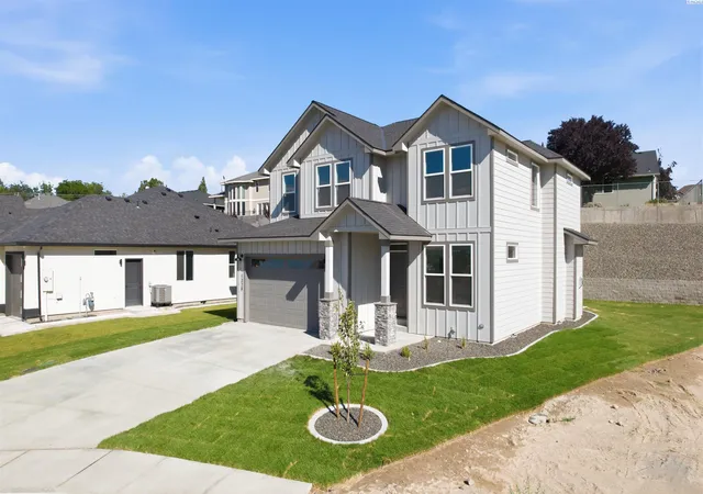 Homes for sale in Sunnyside, WA | 1329 W Ivy Ct, Sunnyside, WA 98944 | MLS# 294376