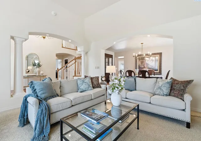 Photo 3 of Single family home for sale at 4102 S Ledbetter St, Kennewick, WA 99337 | MLS# 294737 | Listing updated on 2026-09-11