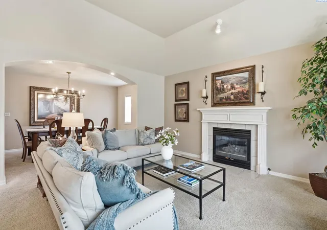 Photo 3 of Single family home for sale at 4102 S Ledbetter St, Kennewick, WA 99337 | MLS# 294737 | Listing updated on 2026-09-11
