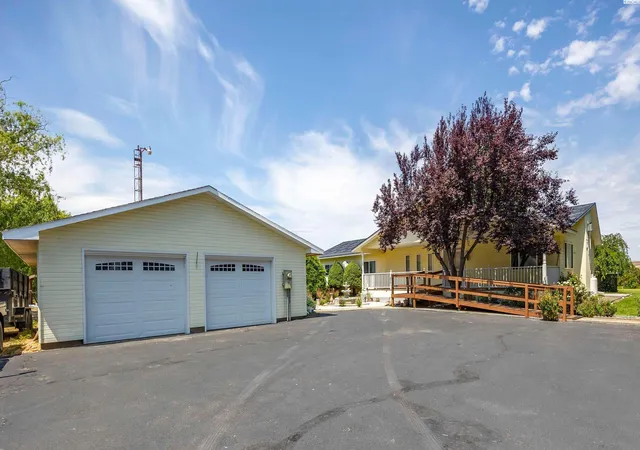 2nd image of 340 S Nunn Road, Prosser, WA 99350 | MLS# 293975