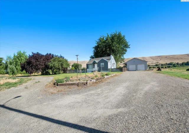 3rd image of 1503 W Byron, Prosser, WA 99350 | MLS# 294560