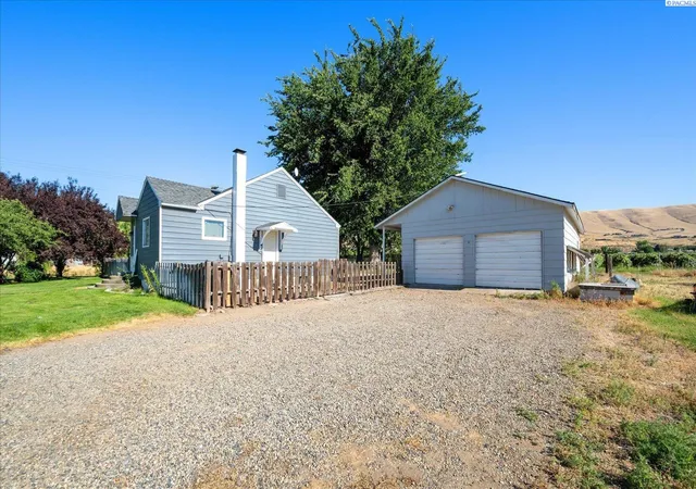 4th image of 1503 W Byron, Prosser, WA 99350 | MLS# 294560