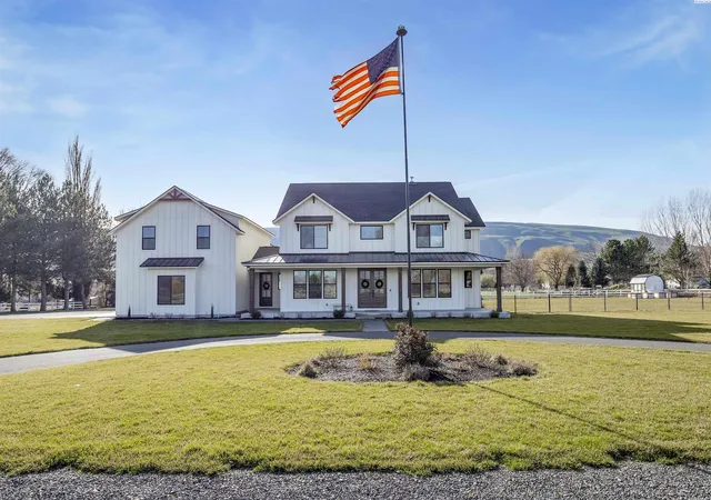 3rd image of 88580 W 119 Pr Nw, Prosser, WA 99350 | MLS# 293013