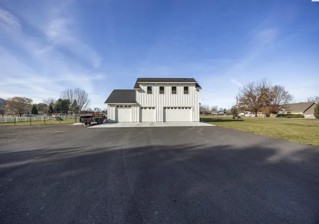 4th image of 88580 W 119 Pr Nw, Prosser, WA 99350 | MLS# 293013