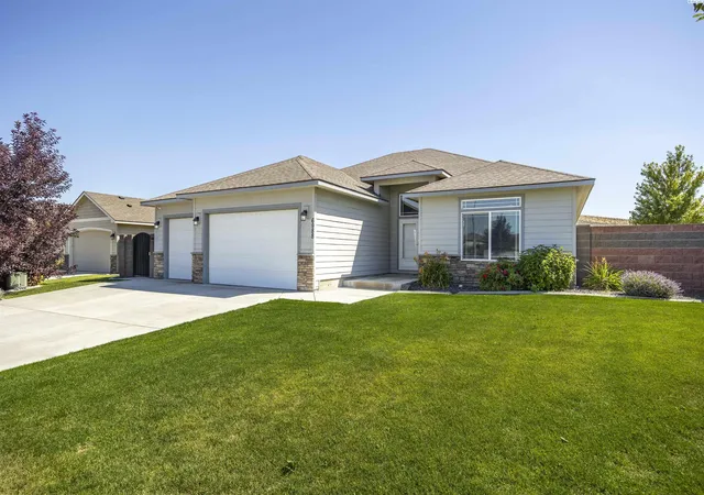 Homes for sale in Kennewick, WA | 6988 W 31st Ave, Kennewick, WA 99338 | MLS# 294468