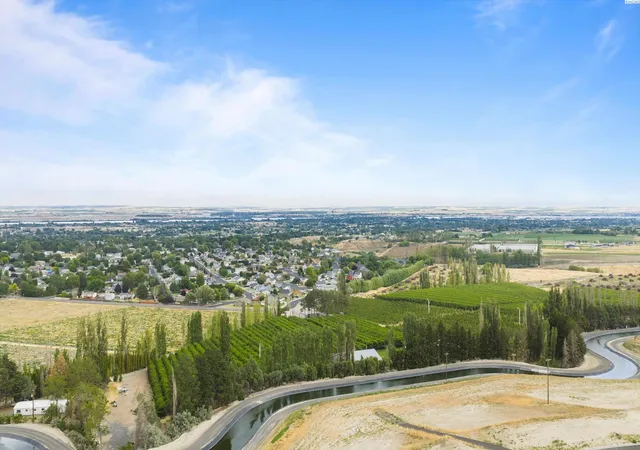 Homes for sale in Kennewick, WA | 5658 S Newport Pl Pr, Kennewick, WA 99337 | MLS# 294242