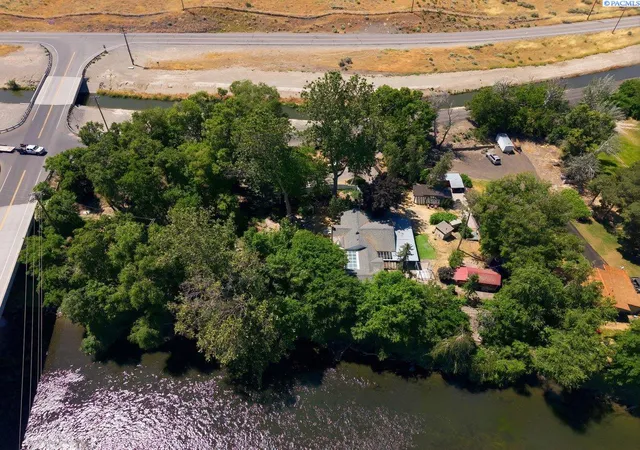 Homes for sale in West Richland, WA | 76704 N Yakima River Dr, West Richland, WA 99353 | MLS# 293811