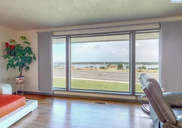 Photo 2 of Single family home for sale at 2923 W Canal Dr, Kennewick, WA 99336 | MLS# 294846 | Listing updated on 2026-09-11
