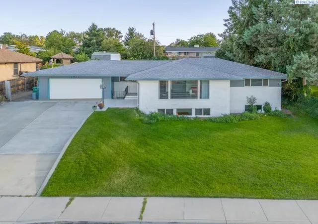 Photo 1 of Single family home for sale at 2923 W Canal Dr, Kennewick, WA 99336 | MLS# 294846 | Listing updated on 2026-09-11