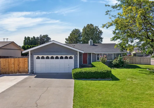 Homes for sale in Kennewick, WA | 507 N Quebec, Kennewick, WA 99336 | MLS# 292329