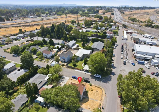 Photo 2 of Single family home for sale at 1105 W Grand Ronde Ave, Kennewick, WA 99336 | MLS# 294982 | Listing updated on 2026-09-14