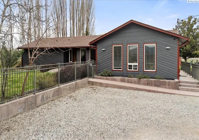 1st image of 168802 W Johnson Rd, Prosser, WA 99350 | MLS# 291810