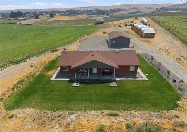 Photo 1 of Sale Pending at 200115 E Game Farm Rd, Kennewick, WA 99337 | MLS# 295201 | Listing updated on 2026-09-14