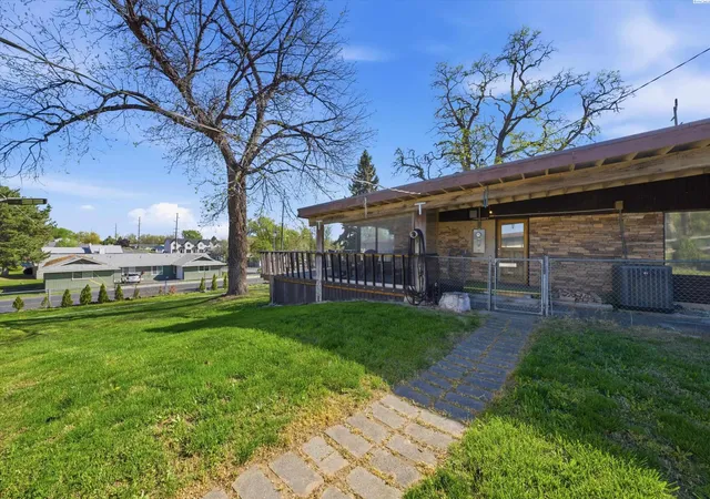 5th image of 706 S Morain St, Kennewick, WA 99336 | MLS# 294355