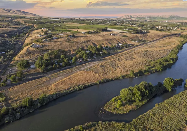 2nd image of 17973 W Old Inland Empire Hwy [lot 5], Benton City, WA 99320 | MLS# 294348