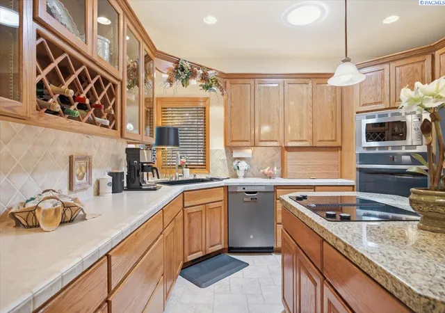 Photo 4 of Single family home for sale at 4401 W 19th Avenue, Kennewick, WA 99338 | MLS# 292729 | Listing updated on 2026-09-15