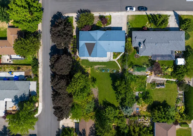 38th image of 425 Nw Orion Dr, Pullman, WA 99163 | MLS# 294157