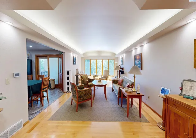 3rd image of 425 Nw Orion Dr, Pullman, WA 99163 | MLS# 294157
