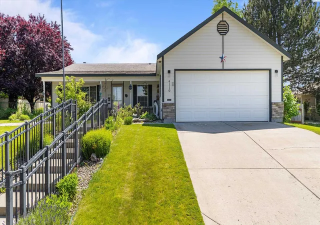 Homes for sale in Pasco, WA | 4110 Hilltop Dr, Pasco, WA 99301 | MLS# 293094