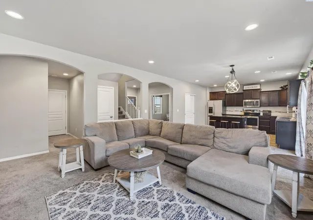 Photo 3 of Single family home for sale at 2822 S Hartford Pl, Kennewick, WA 99337 | MLS# 293832 | Listing updated on 2026-09-11