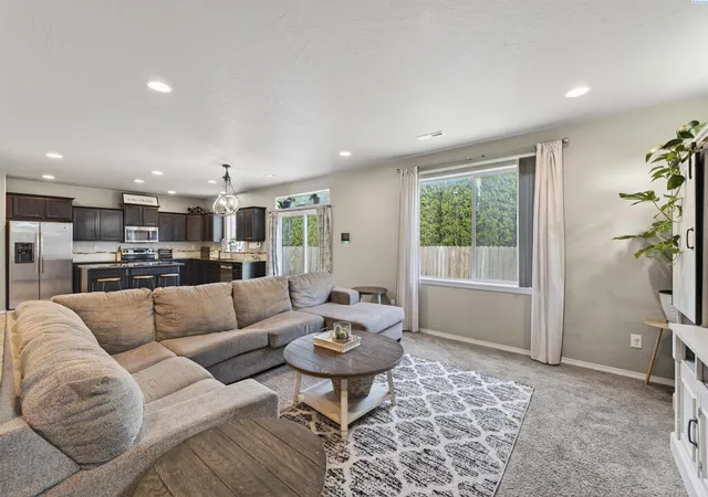Photo 4 of Single family home for sale at 2822 S Hartford Pl, Kennewick, WA 99337 | MLS# 293832 | Listing updated on 2026-09-11