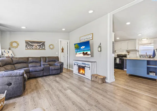 3rd image of 21911 E Sage Ct, Benton City, WA 99320 | MLS# 294090