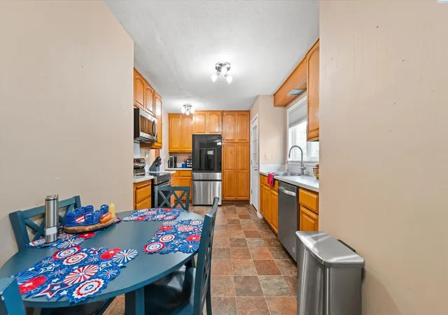 Photo 2 of Single family home for sale at 416 North Rd 36, Pasco, WA 99301 | MLS# 295428 | Listing updated on 2026-09-13