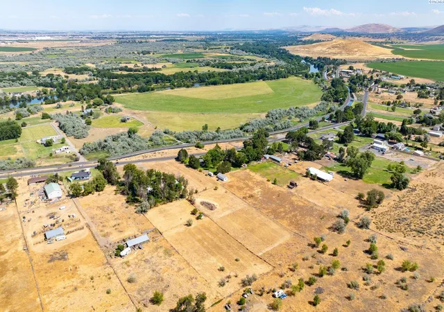 Homes for sale in West Richland, WA | 90206 N Harrington Rd, West Richland, WA 99353 | MLS# 294523