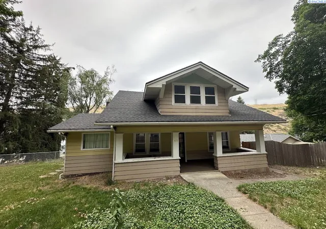 Homes for sale in Colfax, WA | 419 E Upper A, Colfax, WA 99111 | MLS# 294224