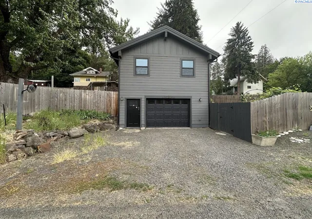 Homes for sale in Colfax, WA | 419 E Upper A, Colfax, WA 99111 | MLS# 294224