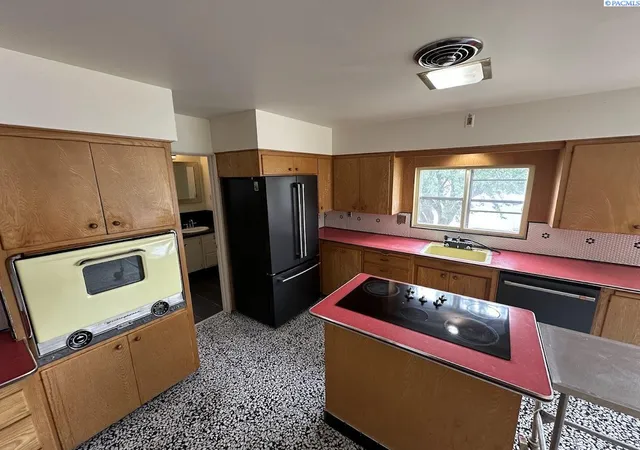 Homes for sale in Colfax, WA | 419 E Upper A, Colfax, WA 99111 | MLS# 294224