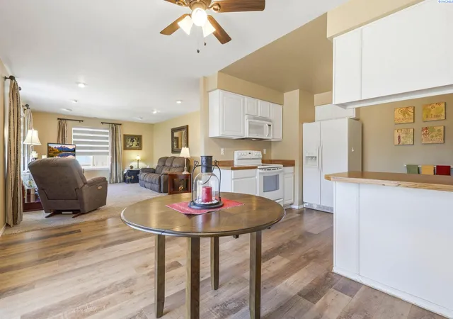 Photo 3 of Condo for sale at 3121 W Hood Ave, Kennewick, WA 99336 | MLS# 293072 | Listing updated on 2026-09-12