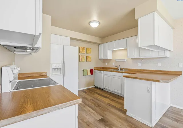Photo 3 of Condo for sale at 3121 W Hood Ave, Kennewick, WA 99336 | MLS# 293072 | Listing updated on 2026-09-12