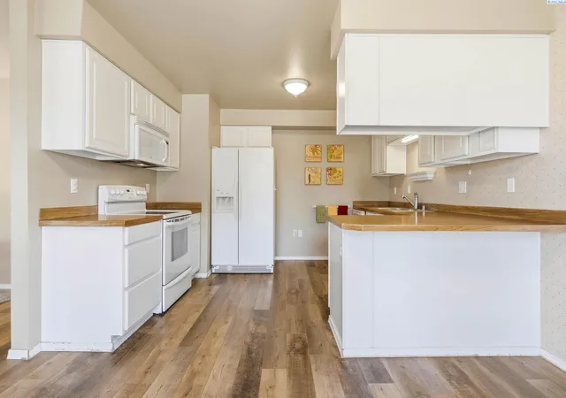 Photo 4 of Condo for sale at 3121 W Hood Ave, Kennewick, WA 99336 | MLS# 293072 | Listing updated on 2026-09-12