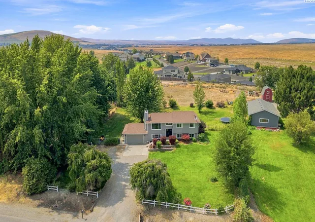 Photo 1 of Single family home for sale at 1804 S Bermuda, Kennewick, WA 99338 | MLS# 295675 | Listing updated on 2026-09-17