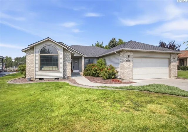 Photo 1 of Single family home for sale at 3504 S Reed Ct, Kennewick, WA 99337 | MLS# 295532 | Listing updated on 2026-09-14