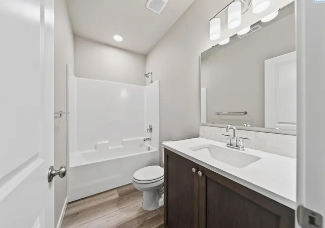 Photo 2 of Single family home for sale at 7142 W 24th Avenue, Kennewick, WA 99338 | MLS# 290974 | Listing updated on 2026-09-11