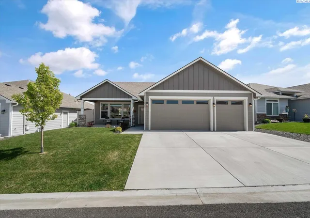 Homes for sale in Kennewick, WA | 3753 S Van Buren St, Kennewick, WA 99338 | MLS# 292180