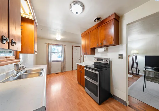Photo 4 of Single family home for sale at 1735 N 18th Drive, Pasco, WA 99301 | MLS# 295187 | Listing updated on 2026-09-11