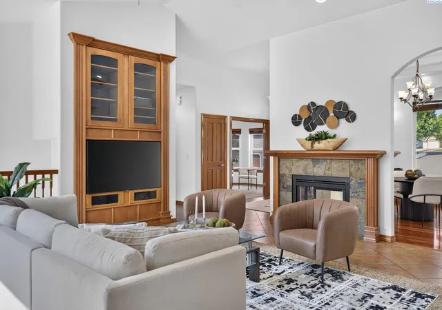 Photo 2 of Single family home for sale at 8805 W 3rd Avenue, Kennewick, WA 99336 | MLS# 296046 | Listing updated on 2026-09-17