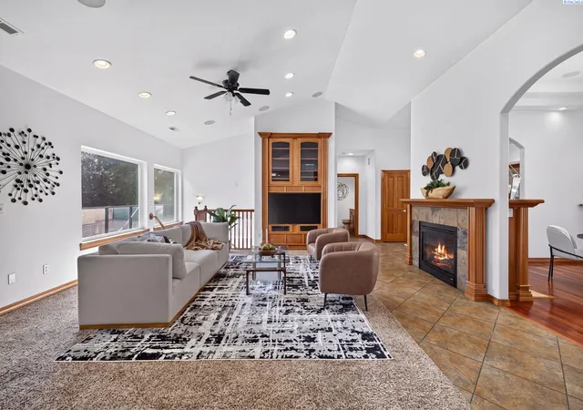 Photo 3 of Single family home for sale at 8805 W 3rd Avenue, Kennewick, WA 99336 | MLS# 296046 | Listing updated on 2026-09-17