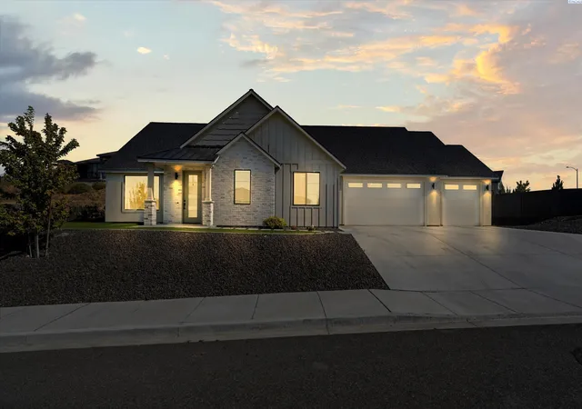 1st image of 2287 S Alaska St, Kennewick, WA 99338 | MLS# 288001